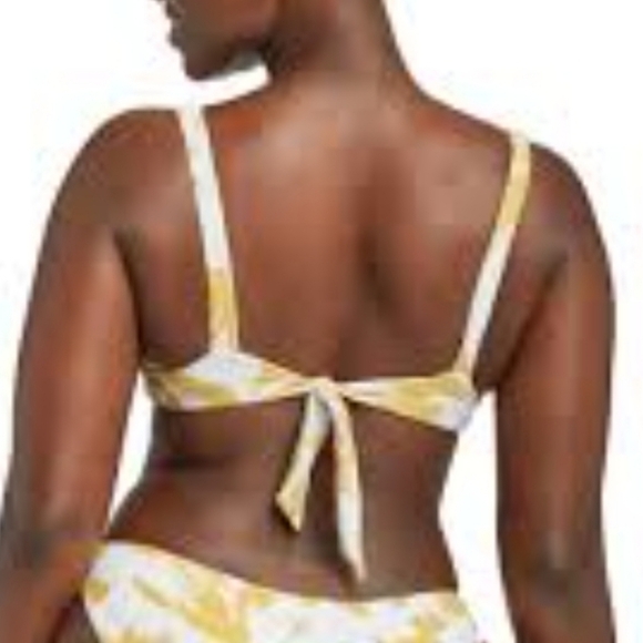 New!Vitamin A Demi Underwire Bikini Top - Picture 5 of 12